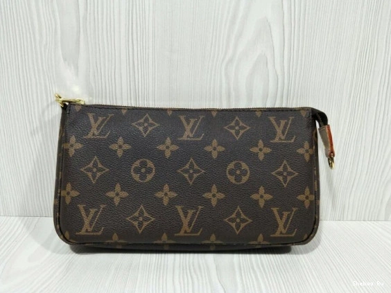 Louis Vuitton ACCESSOIRES POCHETTE 0801